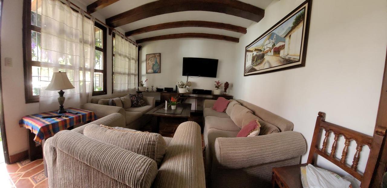 Villas Santa Ana-Ricardo Antigua Exterior photo